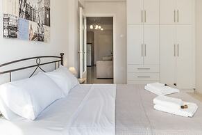 Comfy Central Square Gem with Terrace