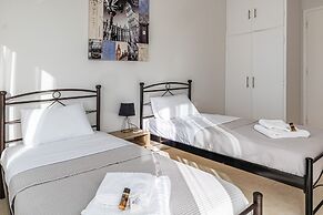 Comfy Central Square Gem with Terrace