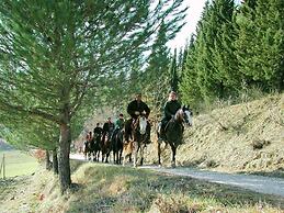 Belvilla by OYO Farmhouse With Stables, Horses