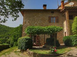 Belvilla by OYO Farmhouse With Stables, Horses