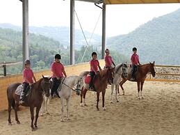 Belvilla by OYO Farmhouse With Stables, Horses