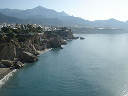 Independent Villa With Private Pool on an Estate in Sayalonga Costa de