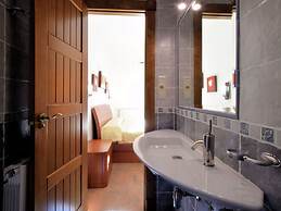 Independent Villa With Private Pool on an Estate in Sayalonga Costa de
