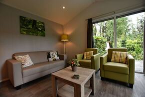 Cosy Chalet w/ Garden Patio