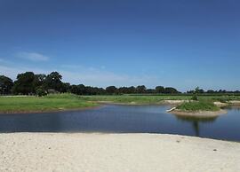 Cosy Chalet w/ Garden Patio