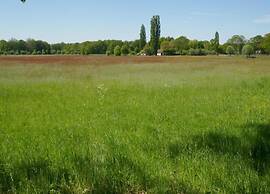 Cosy Chalet w/ Garden Patio