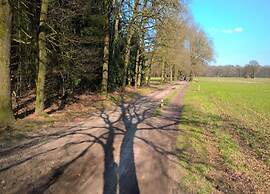 Cosy Chalet w/ Garden Patio