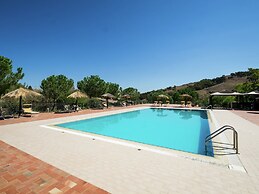 Gorgeous Holiday Home with Hot Tub, Whirlpool, Pool, Garden