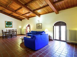 Gorgeous Holiday Home with Hot Tub, Whirlpool, Pool, Garden