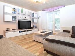Cosy Apartment With in Pirna With Private Terrace