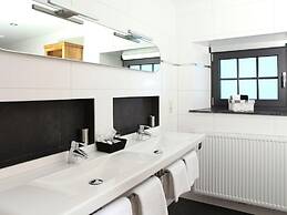 Elegant Holiday Home in Epen With Fenced Garden