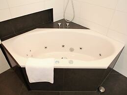 Holiday Home in Epen With Fenced Garden
