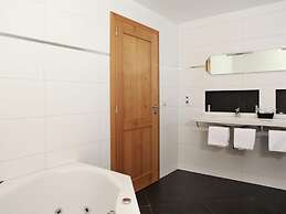 Holiday Home in Epen With Fenced Garden