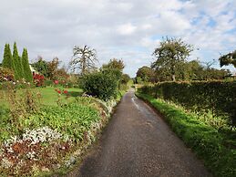 Holiday Home in Epen With Fenced Garden