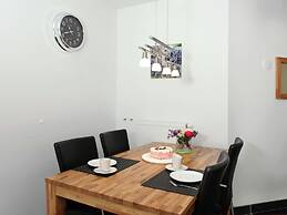 Holiday Home in Epen With Fenced Garden