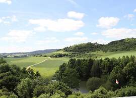Mountain-view Apartment in Mullenborn Garden