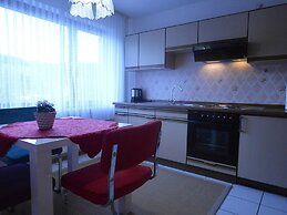 Mountain-view Apartment in Mullenborn Garden