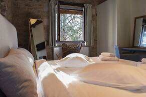 Secluded Mountain Refuge - Theonimfi Paradise Gem