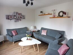 Spacious Apartment in Pracht near Forest