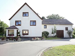 Spacious Apartment in Pracht near Forest