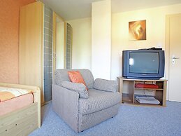 Spacious Apartment in Pracht near Forest
