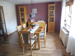 Spacious Apartment in Pracht near Forest