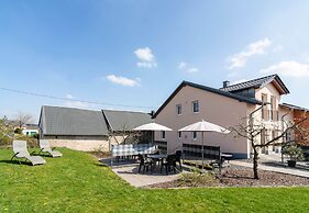 Eifel Lakeside Family Escape