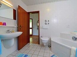 Quaint Apartment in Eimelrod near Lake & Water Sports