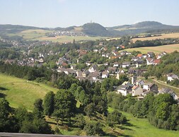 Apartment With Private Garden in Brachthausen