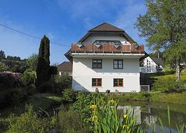 Apartment With Private Garden in Brachthausen
