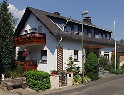 Apartment With Private Garden in Brachthausen
