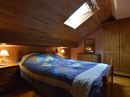 Lovely Cottage in Waimes near Lake