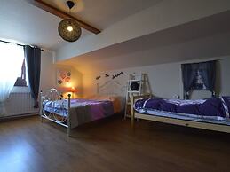 Lovely Cottage in Waimes near Lake