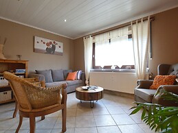 Lovely Cottage in Waimes near Lake