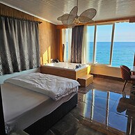 Mose Restoran Motel Beach