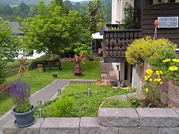 Holiday Home in Uxheim Niederehe With Garden