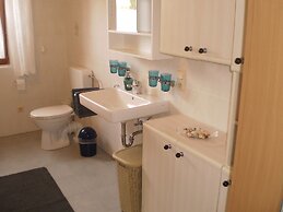 Holiday Home in Uxheim Niederehe With Garden