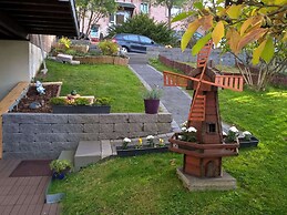 Holiday Home in Uxheim Niederehe With Garden