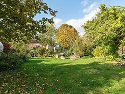Charming Holiday Home With Private Garden