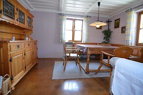 Apartment With Private Terrace in Prunn