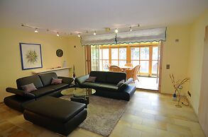 Apartment With Private Terrace in Prunn