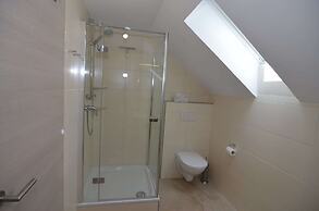 Apartment With Private Terrace in Prunn