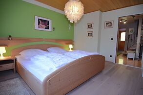 Apartment With Private Terrace in Prunn