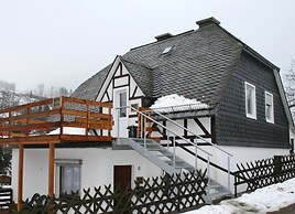 Bright Apartment Near Willingen With Terrace