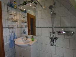 Huebsche Wohnung in Kroepelin mit Eigener Terrasse