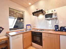 Huebsche Wohnung in Kroepelin mit Eigener Terrasse