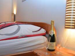 Quiet Holiday Home With Terrace