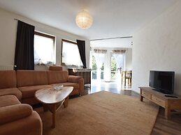 4 Room Holiday Apartment with Garden near Lake