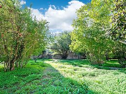 Quaint Holiday Home in Lecce Apulia near Town Center