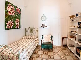 Quaint Holiday Home in Lecce Apulia near Town Center